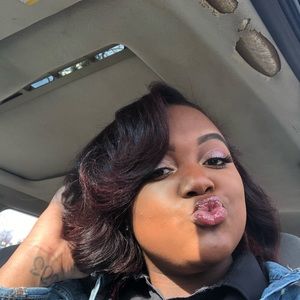 Meet your Posher, Michaela